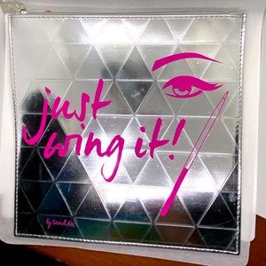 ✨ Real Techniques Chrome Zippered Pouch ✨